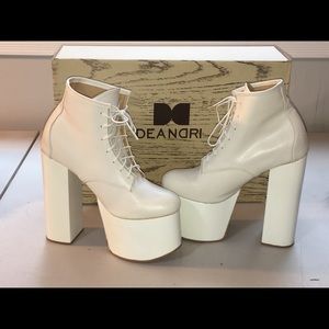 Deandri white platform booties 7.5